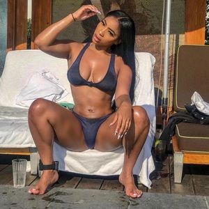 Meet your Posher, Vanavia